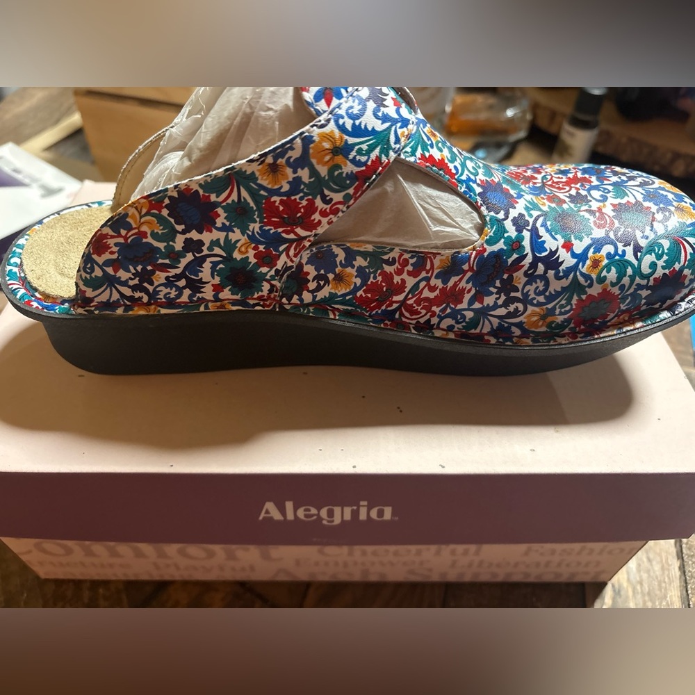 NEW IN BOX: Alegria Women's Mules Size 8-8.5